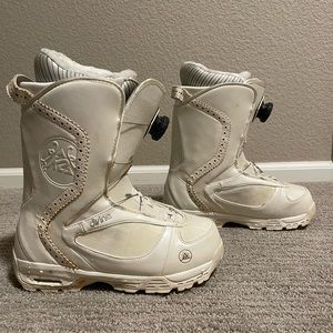K2 Snowboarding Boots